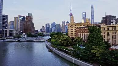 上海外白渡桥两岸建筑群航拍视频的预览图